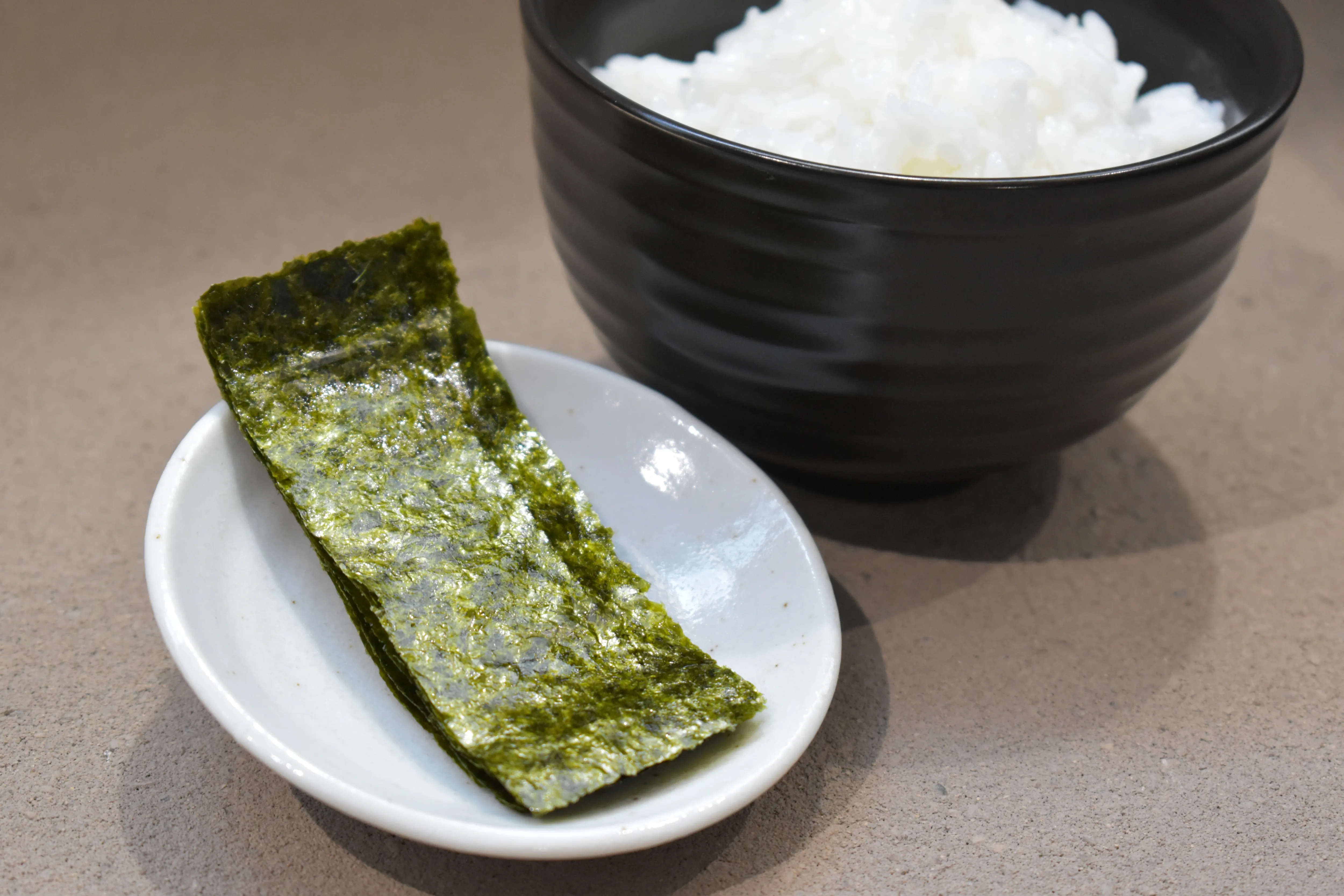 味付のりとご飯の盛り付け